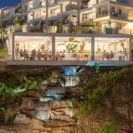 Luxury Penthouse - Sea View - Swimming Pool - Roof Terrace Apartment *